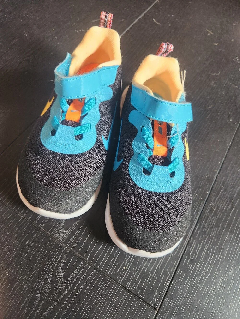 Toodler Boys NIKE SNEAKER SIZE 9